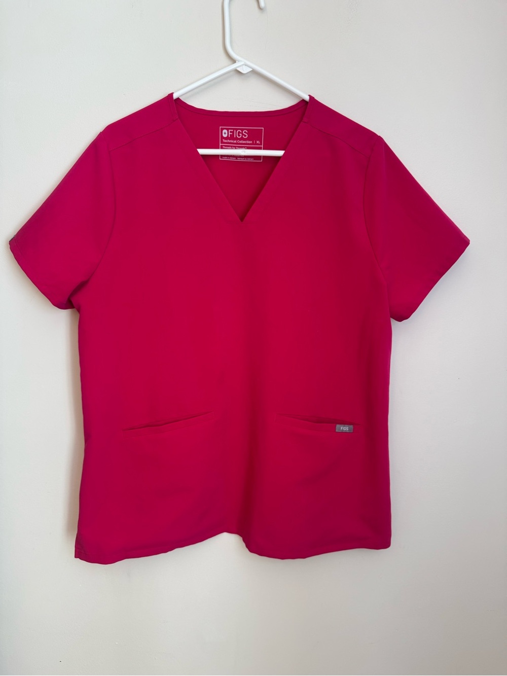 Figs Women’s Casma Three Pocket Scrub Top Size XL Ultra Rose Pink PO 2926 - Picture 1 of 7